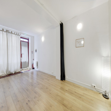 Studio de Yoga / Massage de 30m2 à Paris 10ème
