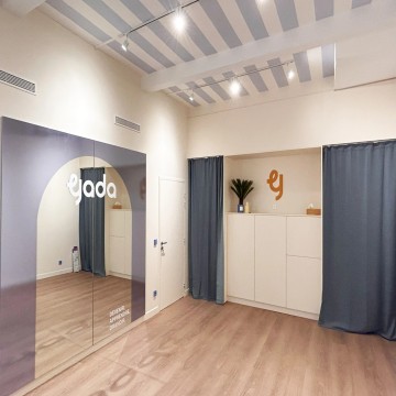Grande salle pour les pratiques sportives ou pour des ateliers/conférences